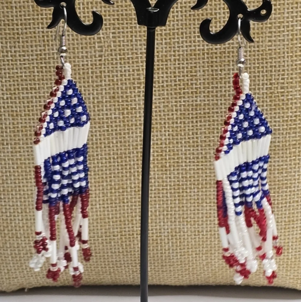 Handmade Patriotic America Beaded Dangle Earrings‎